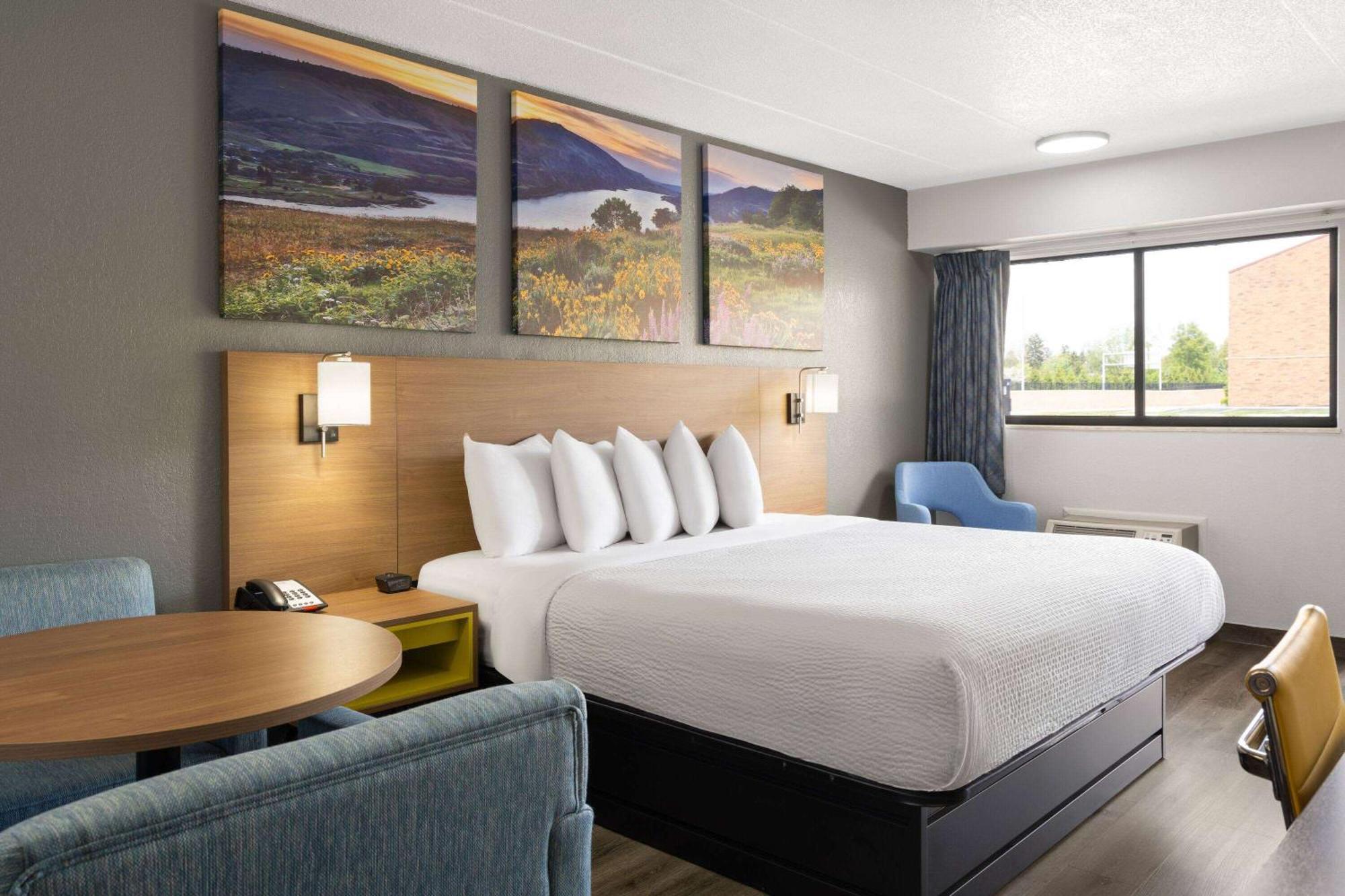 Days Inn By Wyndham Columbus Worthington Exteriör bild