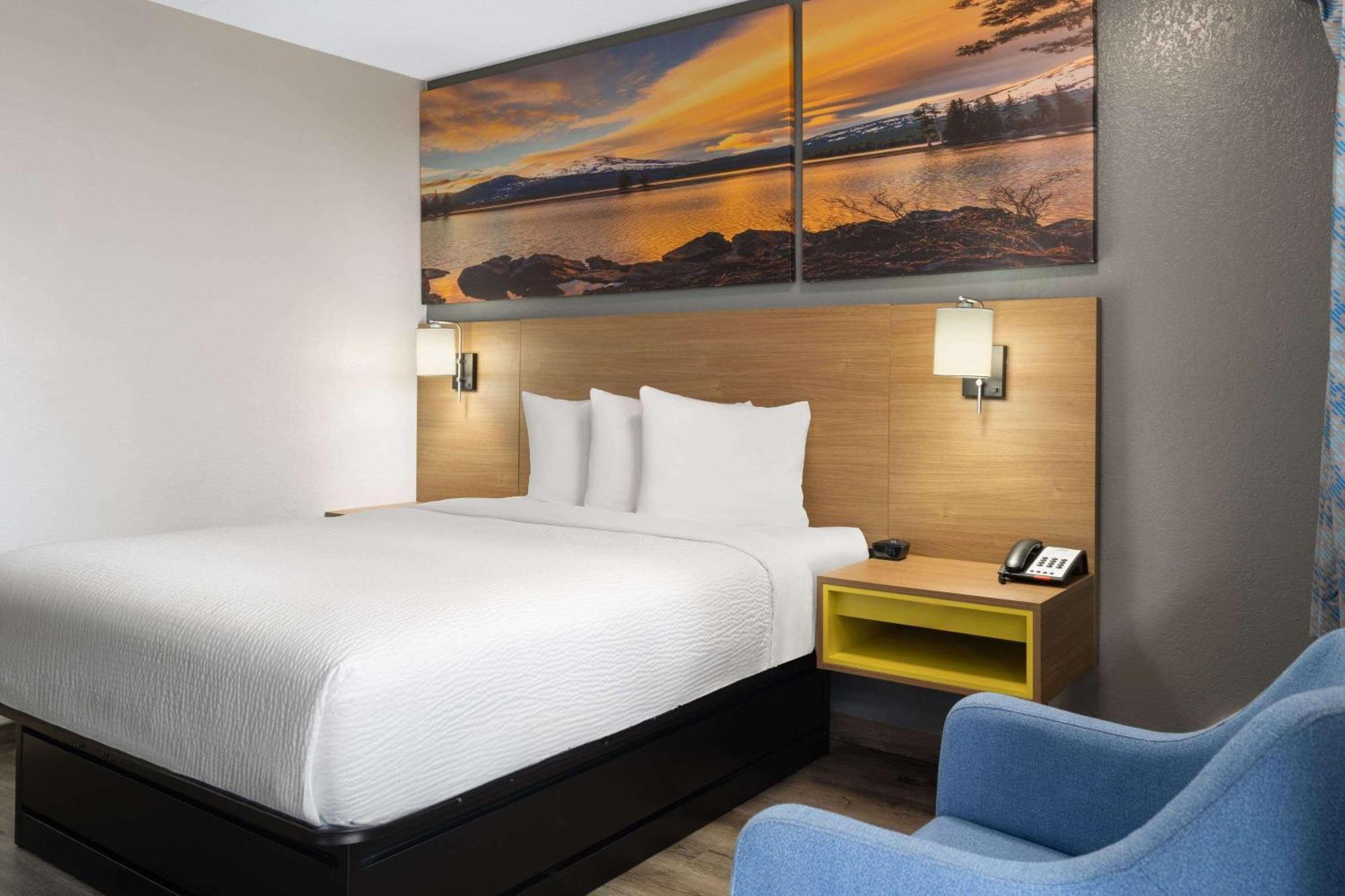 Days Inn By Wyndham Columbus Worthington Exteriör bild