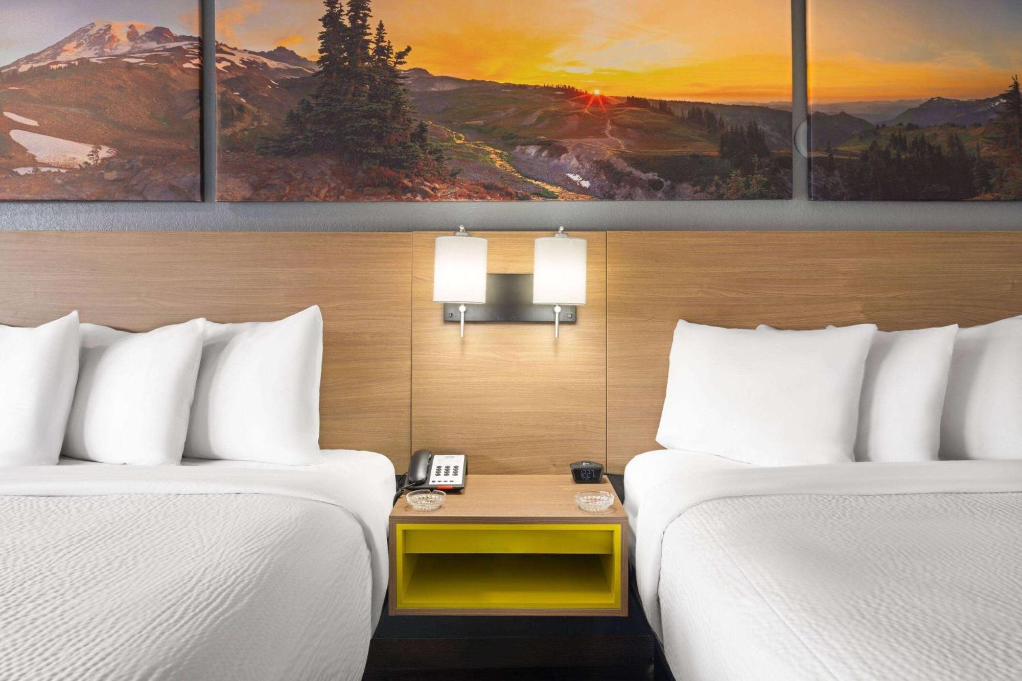 Days Inn By Wyndham Columbus Worthington Exteriör bild