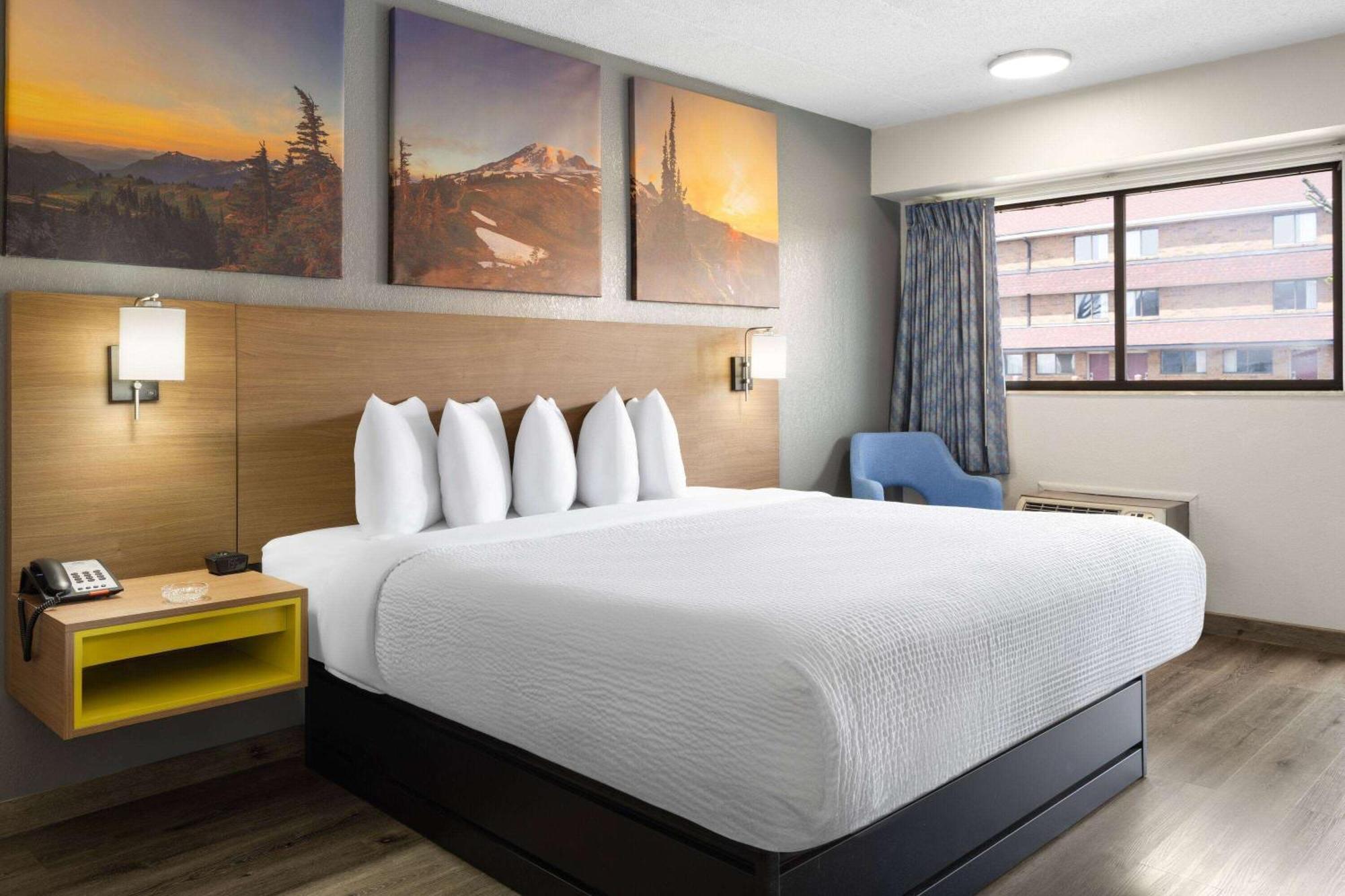 Days Inn By Wyndham Columbus Worthington Exteriör bild